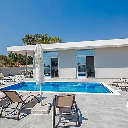 Miramar, Luxury And New 5bdr With Pool فندق 4*