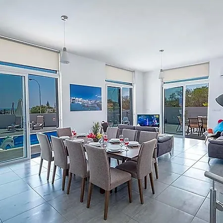 Miramar, Luxury And New 5bdr With Pool فندق